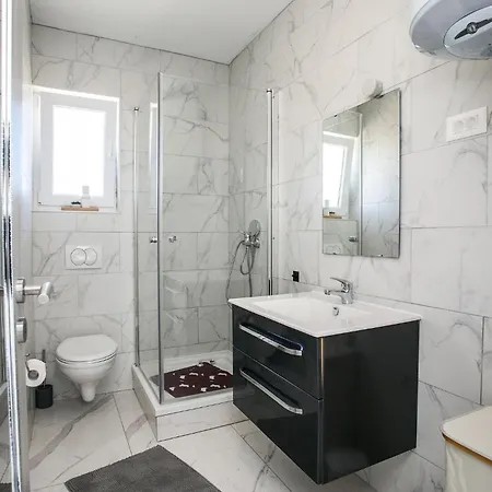 Apartment Charming With Pool And Nature Views *