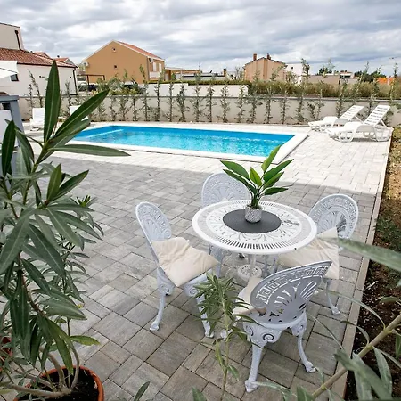 Charming With Pool And Nature Views Apartment *