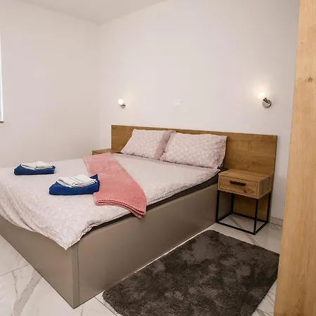 Charming With Pool And Nature Views * Vrsi